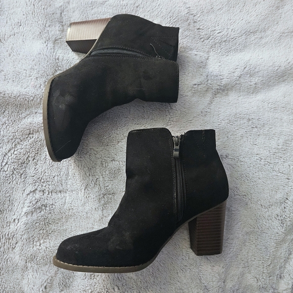 Torrid wide width black faux suede booties with stacked block heel - Picture 3 of 6